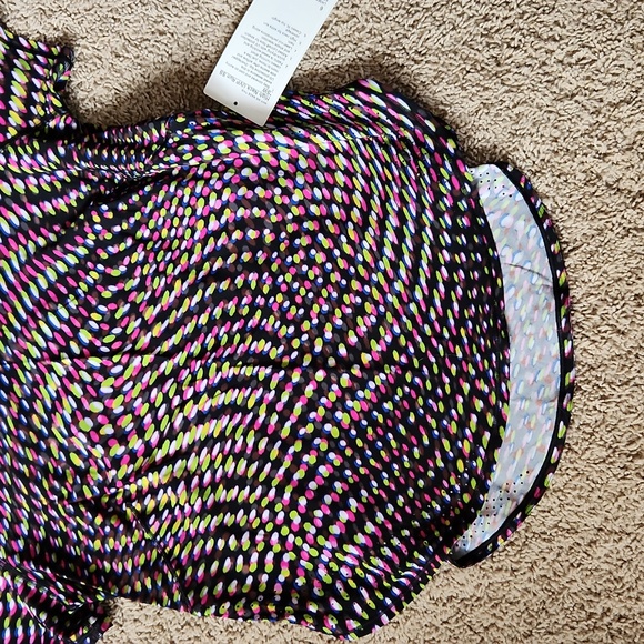 Lululemon Seawheeze High Neck UVP run top. Size 6. - Picture 3 of 8